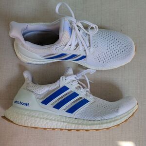 Adidas UltraBoost Women’s Size 9.5 Running Shoe Athletic Sneaker White Blue